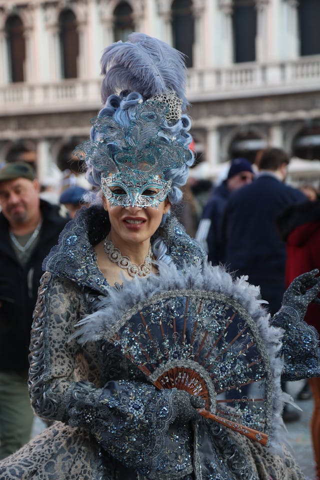 Femme costumée pour le Carnaval de Venise